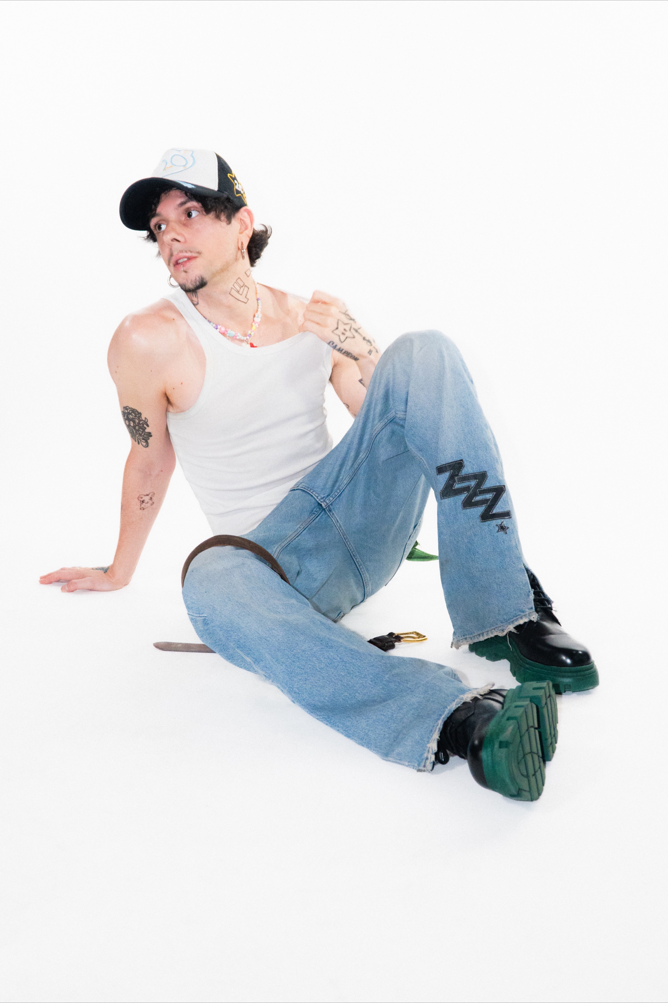 SUNNY SENPAI PRESENTA “NO HACE FALTA”: UNA ODA AL AMOR GENUINO Y LA CALMA EMOCIONAL